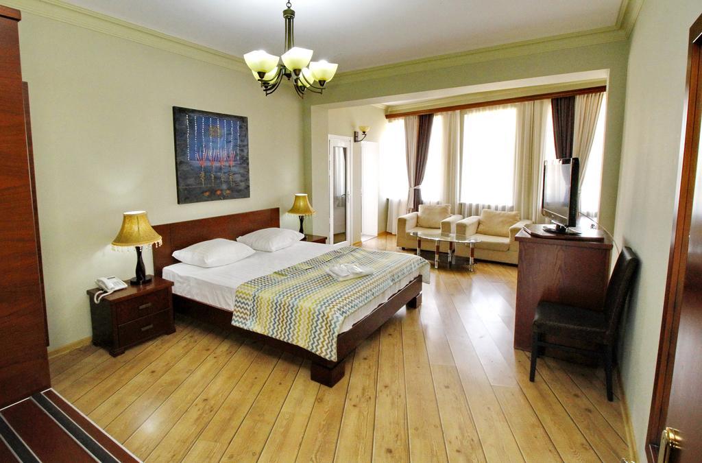 Penthouse Hotel Tbilisi Luaran gambar